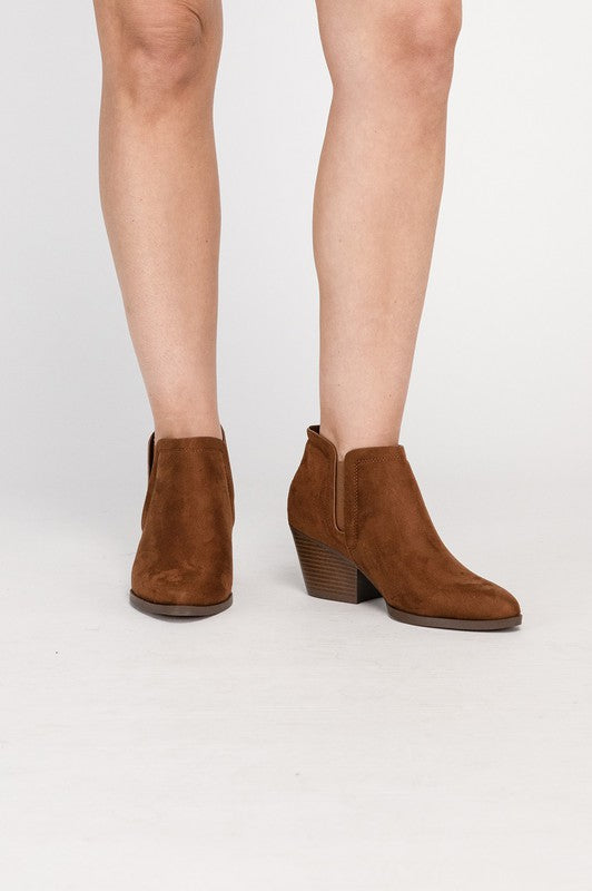 GWEN Suede Ankle Boots Fortune Dynamic