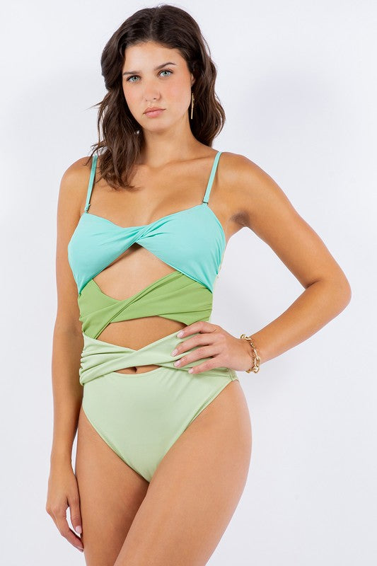 ONE PIECE TRI FRONT PANEL WITH TWISTED DESIGNS Mermaid Swimwear