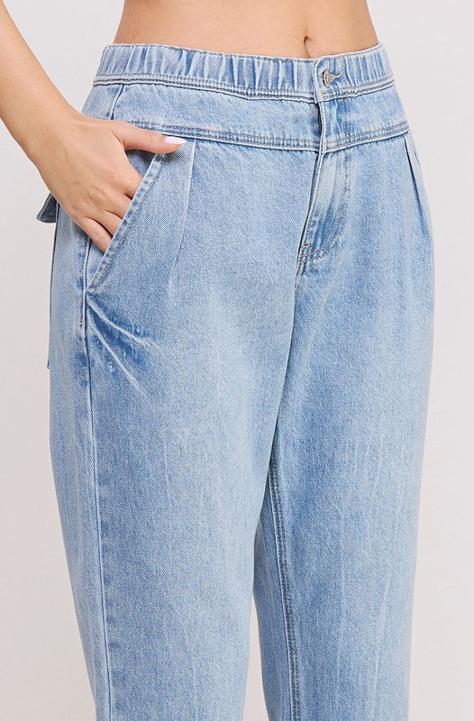 TAPERED FIT PLEAT AND WAISTBAND DETAIL JEANS SPECIAL A JEANS
