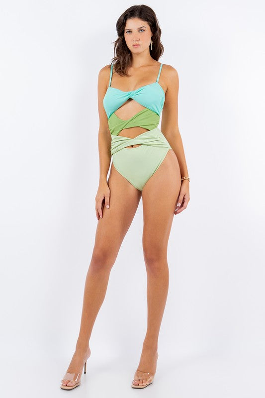 ONE PIECE TRI FRONT PANEL WITH TWISTED DESIGNS Mermaid Swimwear