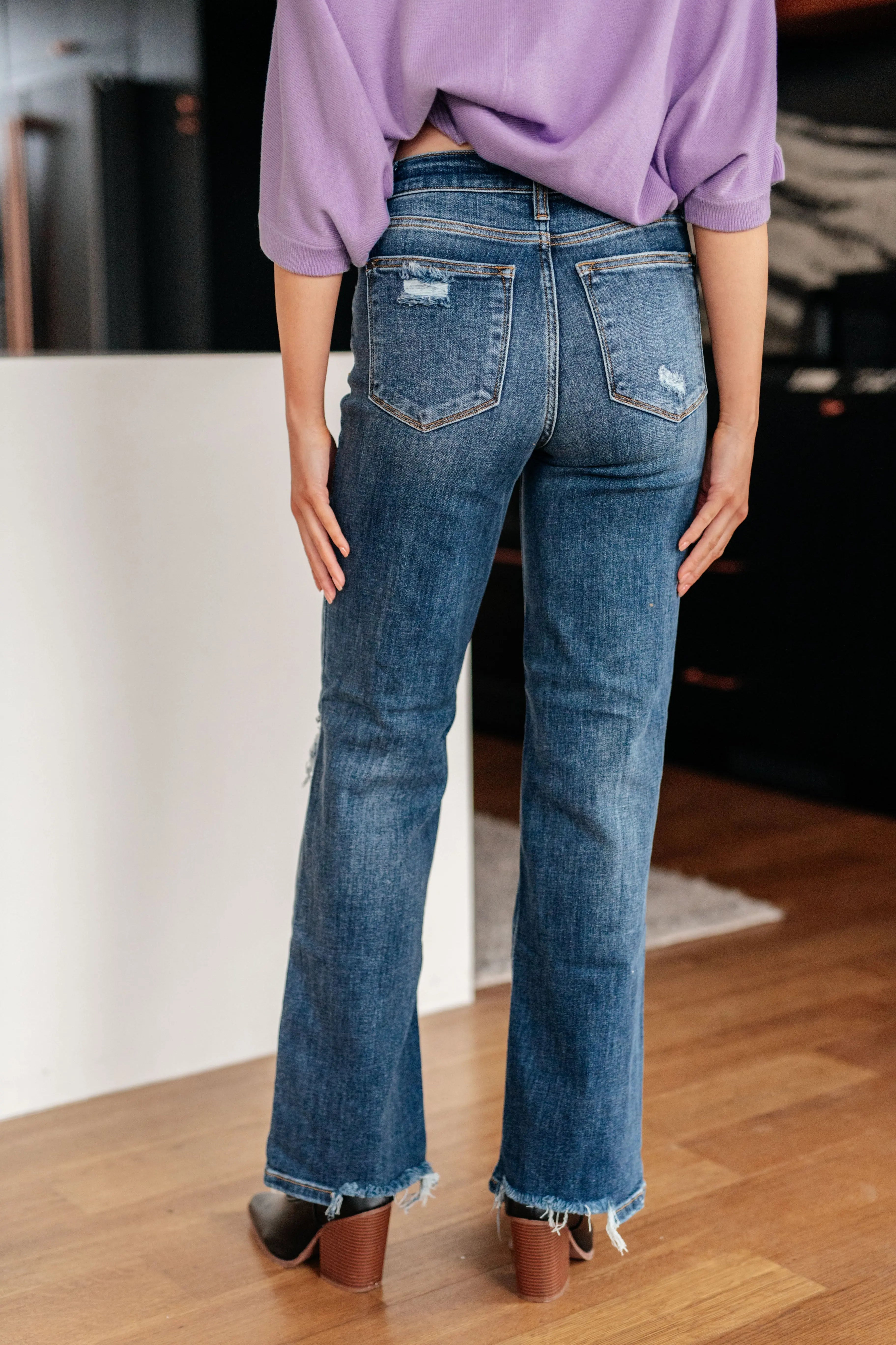 Judy Blue Rose High Rise 90's Straight Jeans in Dark Wash Judy Blue