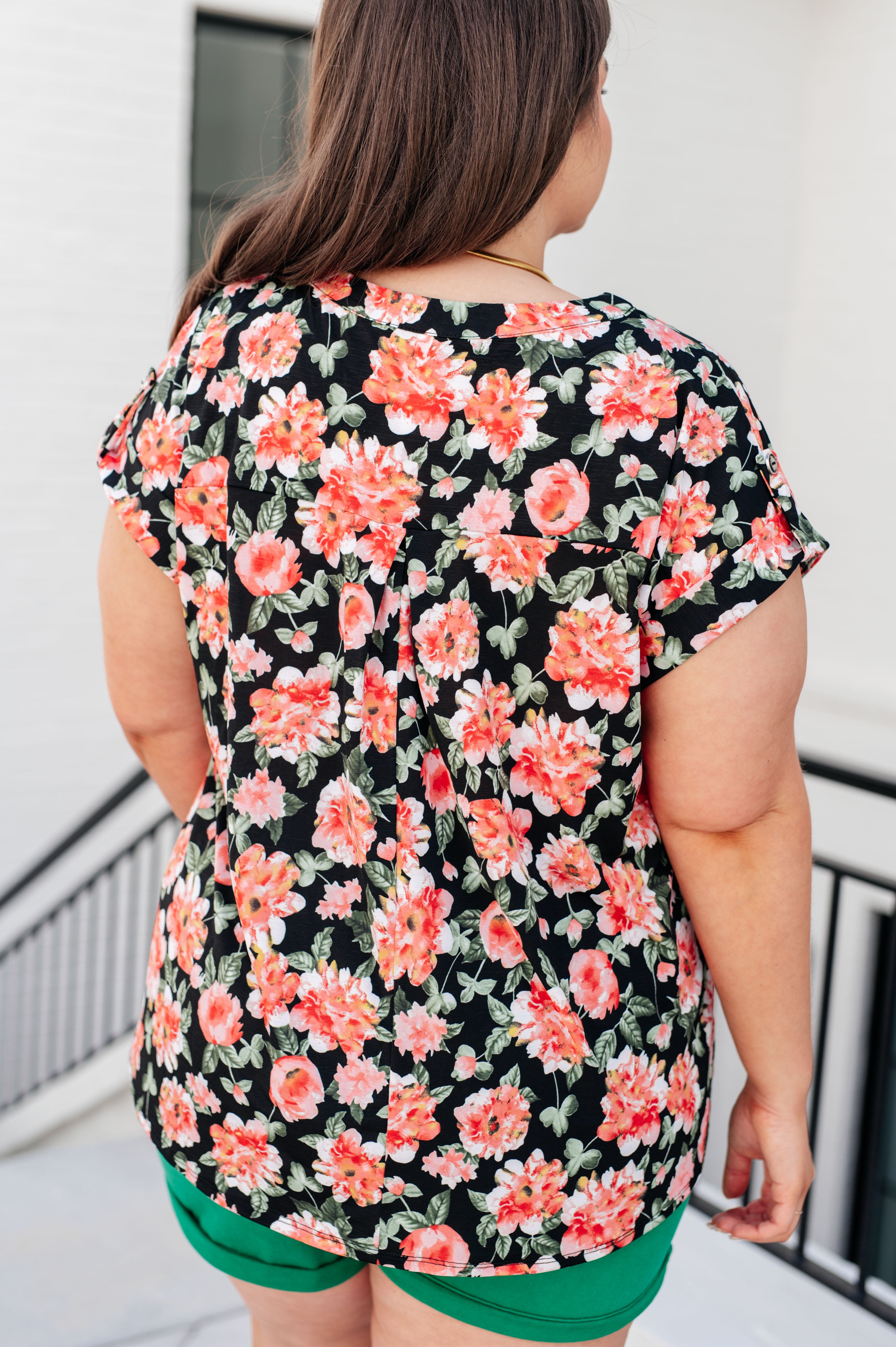 Lizzy Cap Sleeve Top in Black and Coral Floral Ave Shops