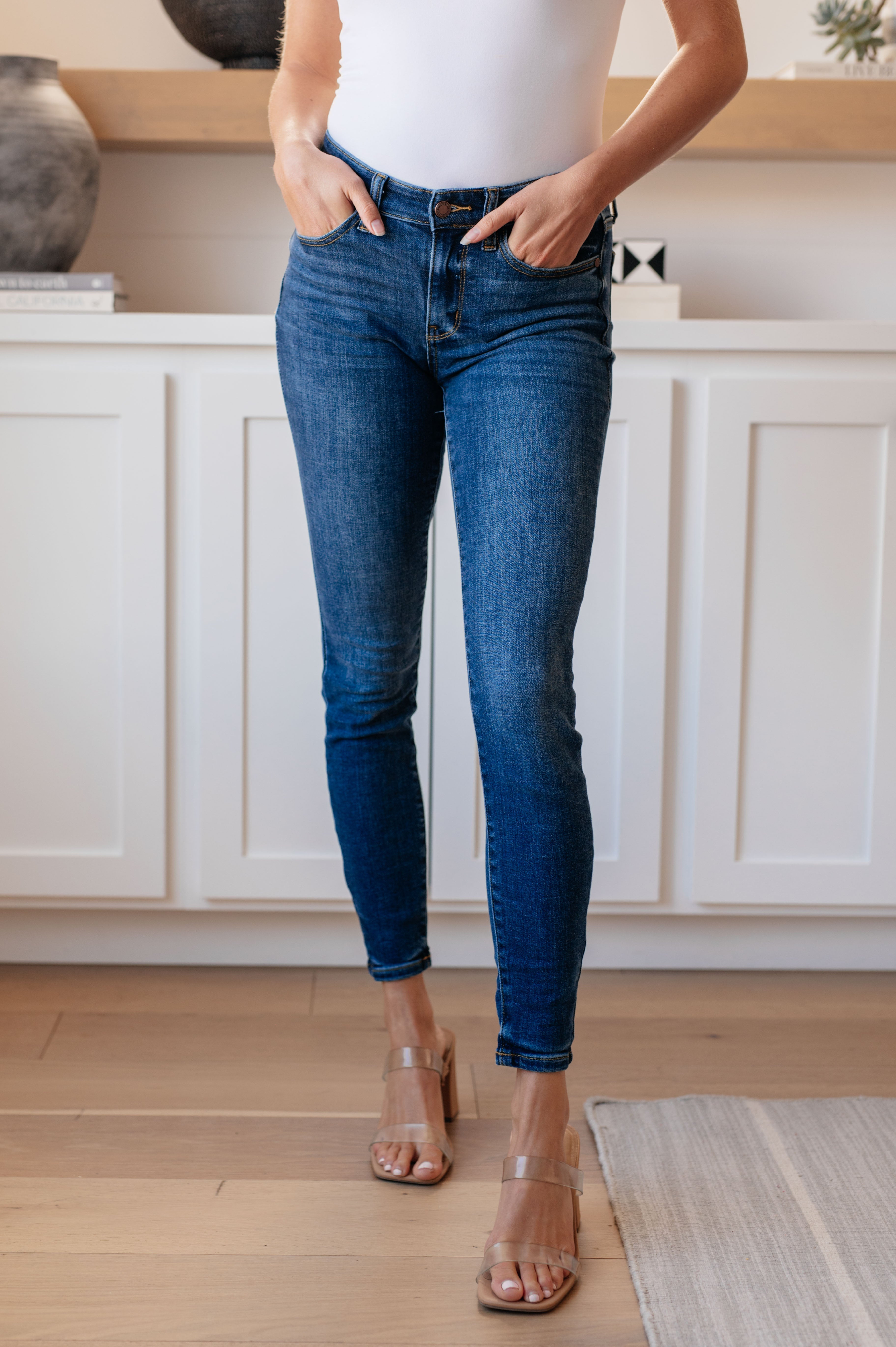 Maxine Mid-Rise Skinny Jeans Ave Shops
