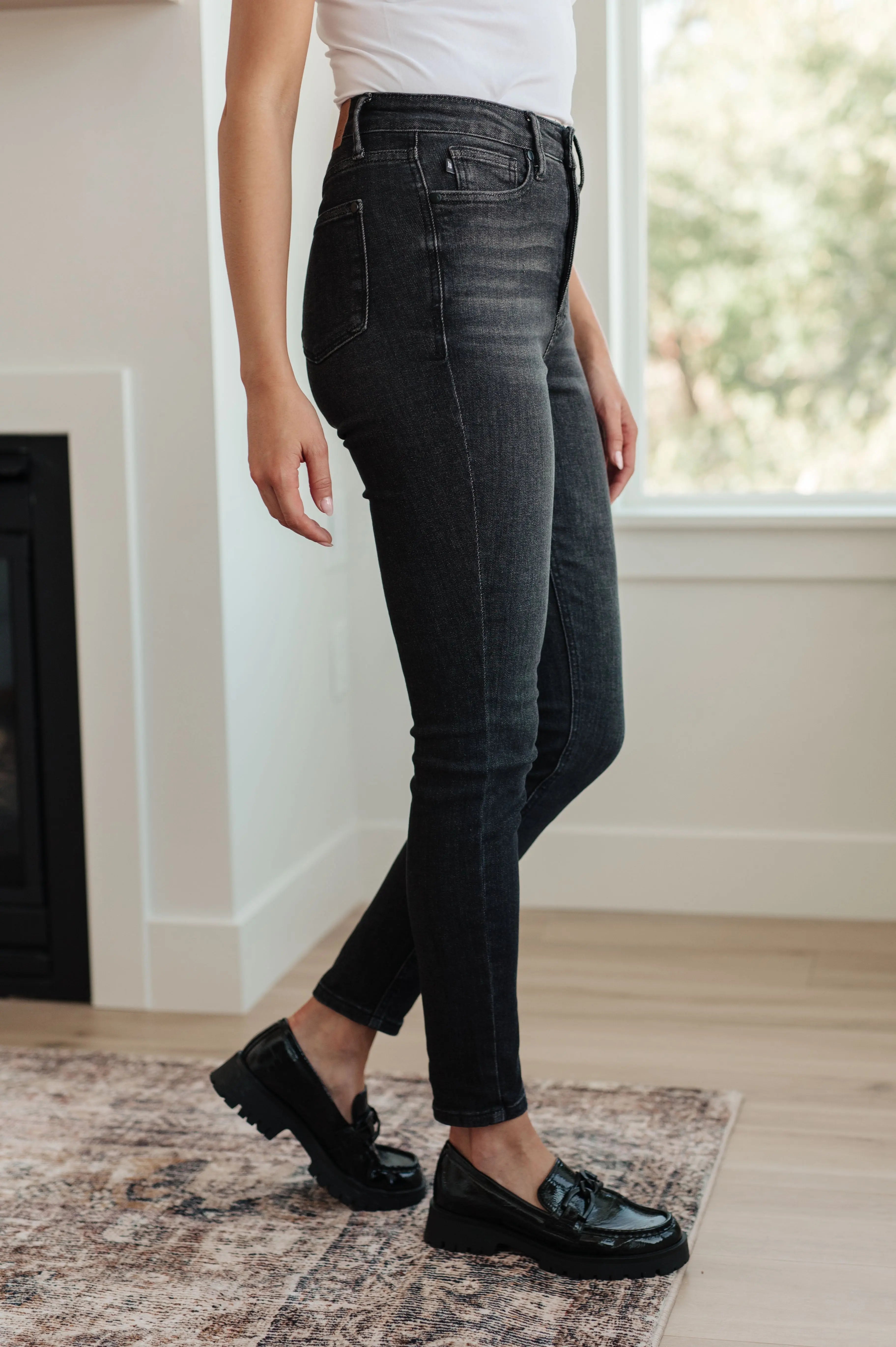 Octavia High Rise Control Top Skinny Jeans in Washed Black Ave Shops