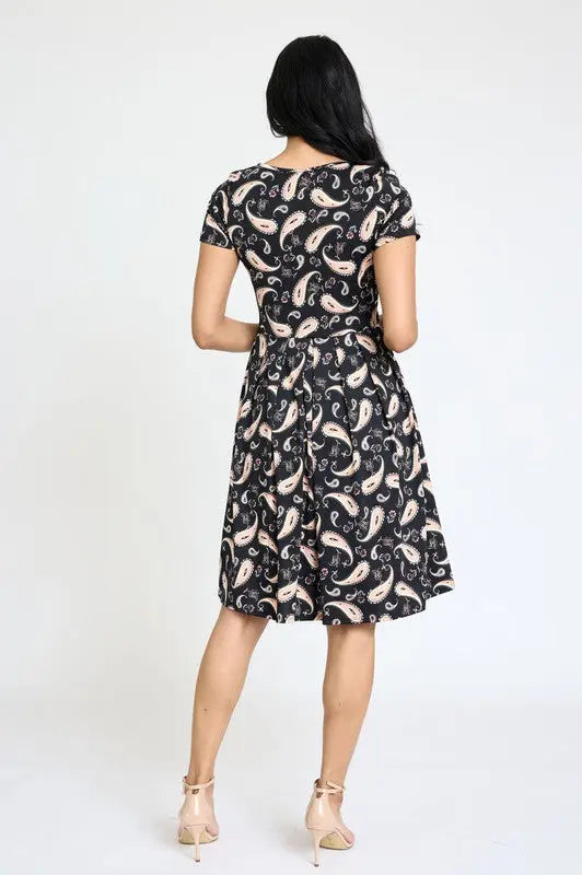 Paisley Short Sleeve Pleated Midi Dress EG fashion
