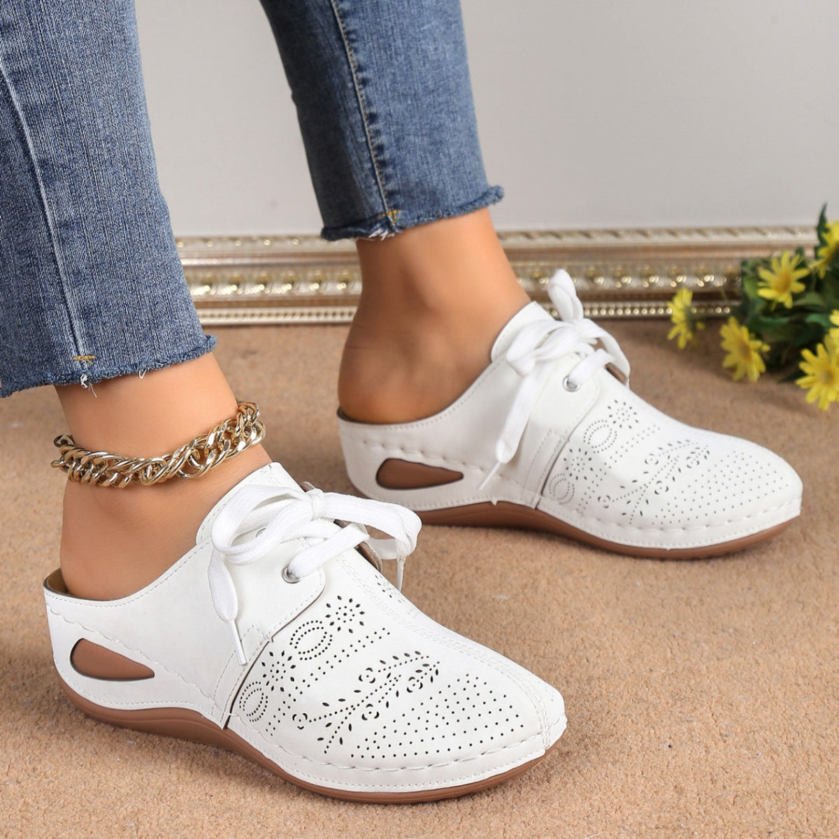 Lace-Up Round Toe Wedge Sandals Trendsi
