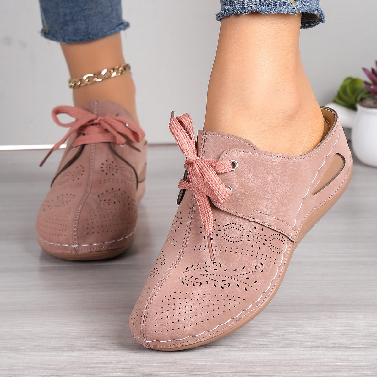 Lace-Up Round Toe Wedge Sandals Trendsi