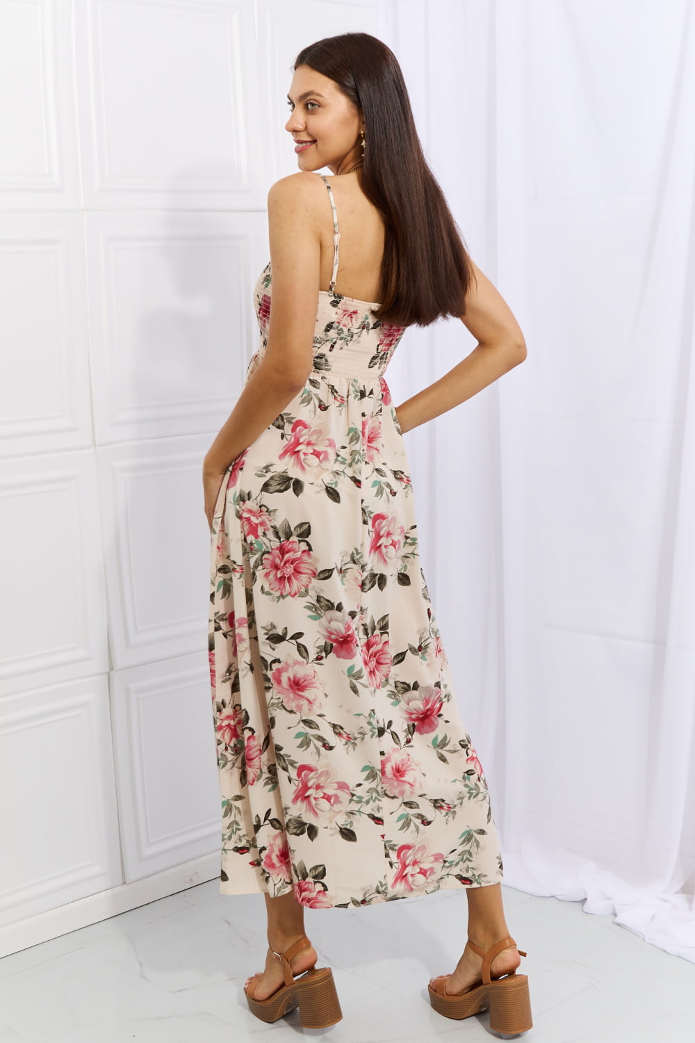 OneTheLand Hold Me Tight Sleevless Floral Maxi Dress in Pink Trendsi
