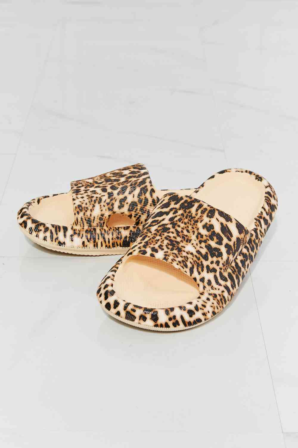 MMShoes Arms Around Me Open Toe Slide in Leopard Trendsi