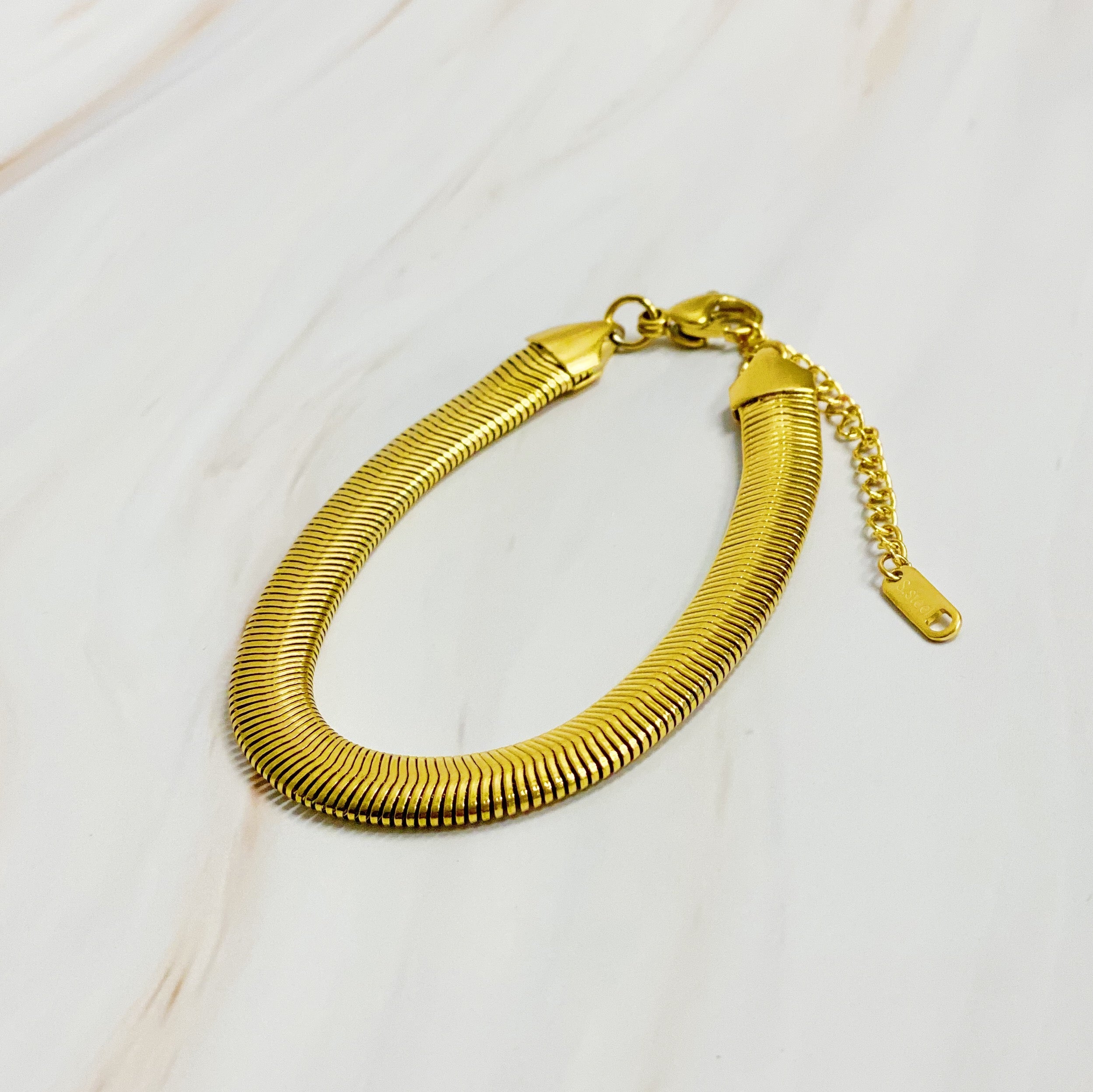 Style Staple Herringbone Chain Bracelet Ellisonyoung.com