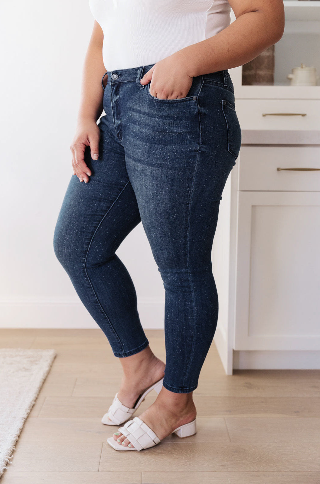 Mid-Rise Relaxed Fit Mineral Wash Jeans Ave Shops
