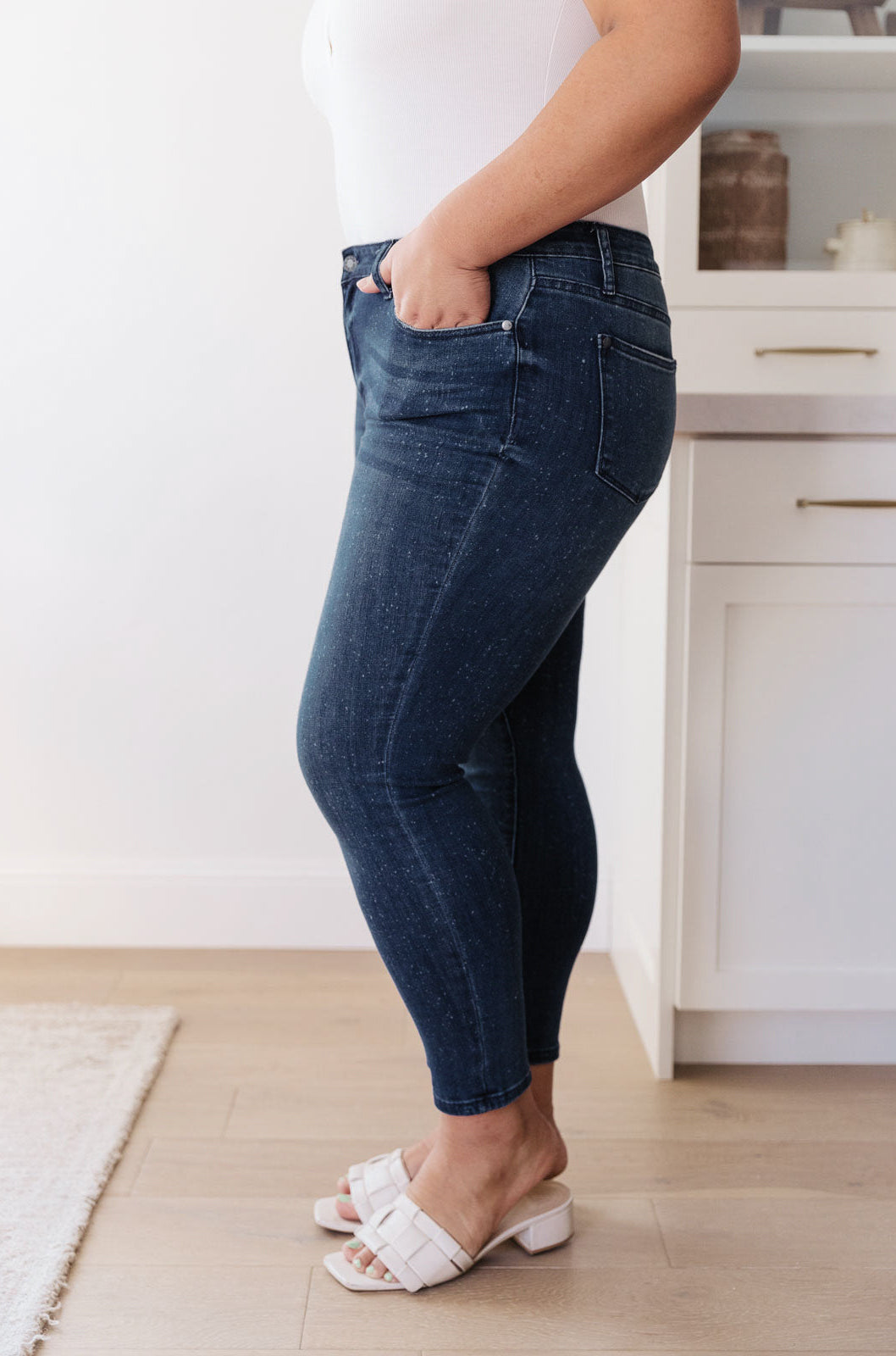 Mid-Rise Relaxed Fit Mineral Wash Jeans Ave Shops