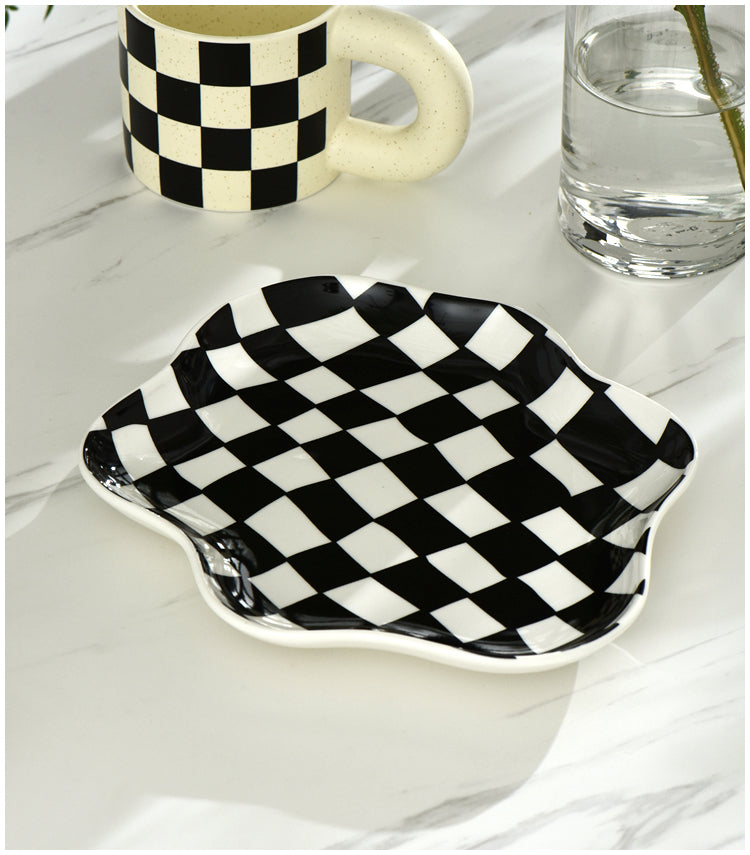 Checkerd Ceramic Plate Filtrum Home