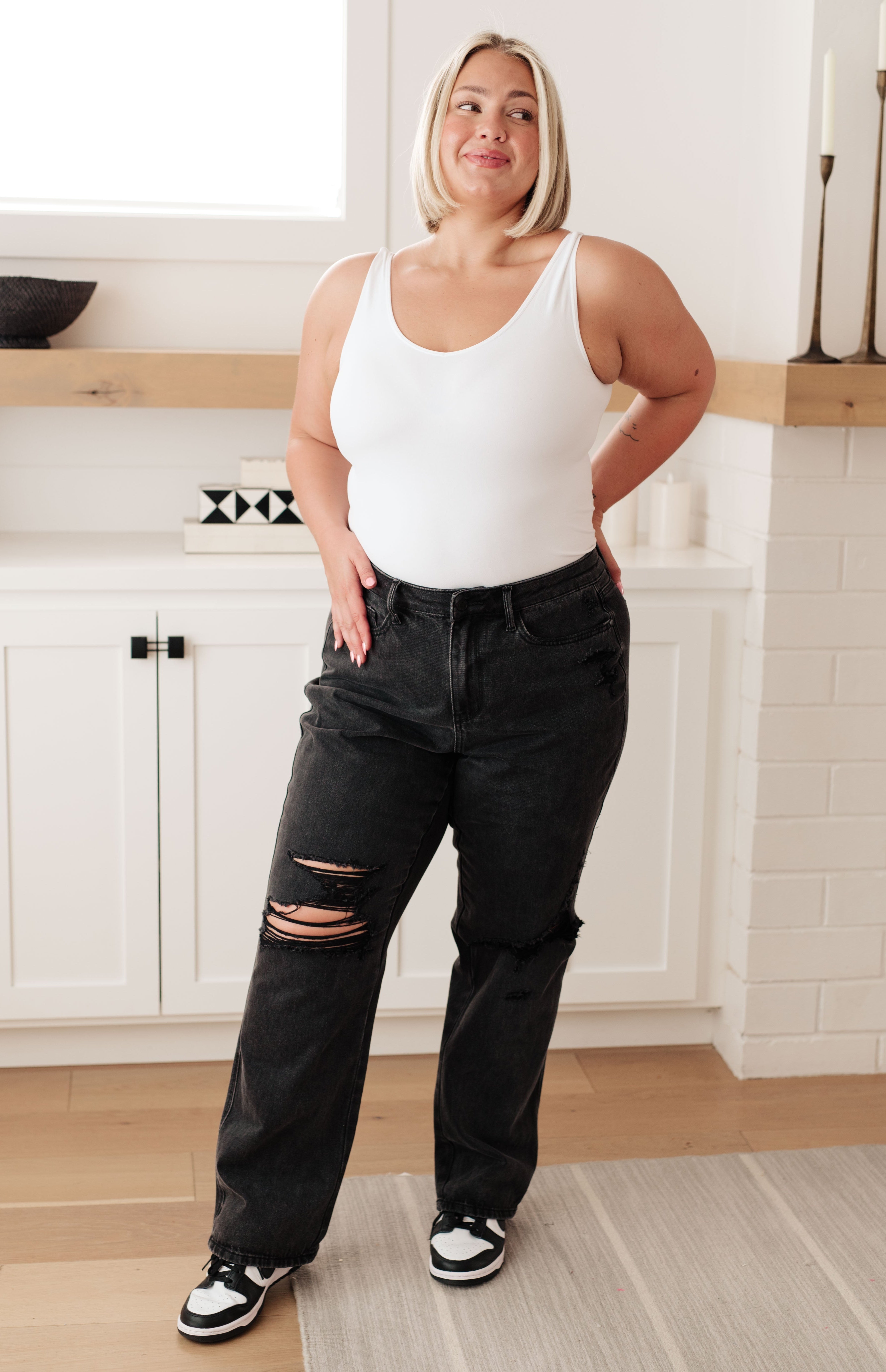 Judy Blue Plus Size Susannah High Rise Rigid Magic 90's Distressed Straight Jeans in Black Cute Hues