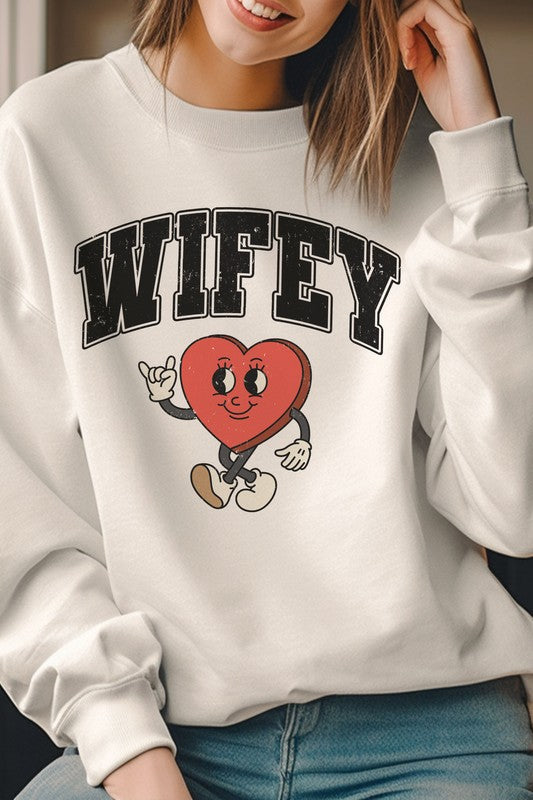 PLUS SIZE - WIFEY HEART Graphic Sweatshirt BLUME AND CO.