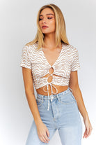 Short Sleeve Front Criss Cross Print Knit Top LE LIS