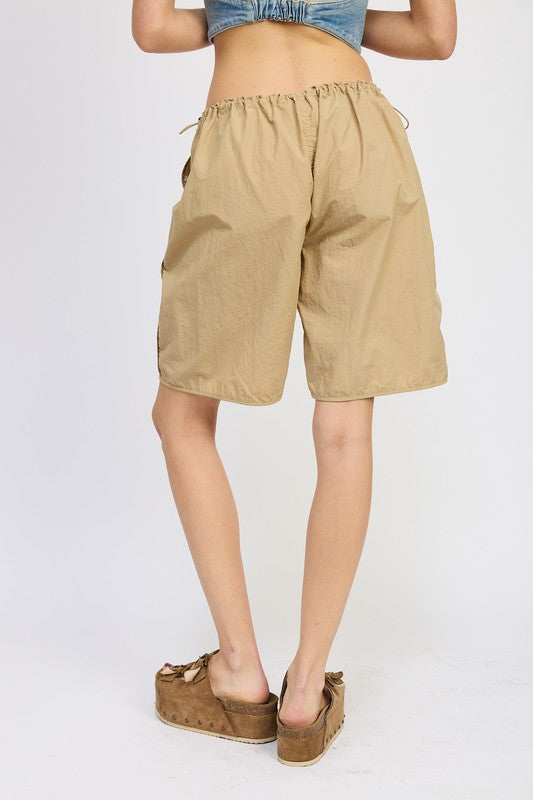 CONTRASTED BERMUDA SHORTS Emory Park