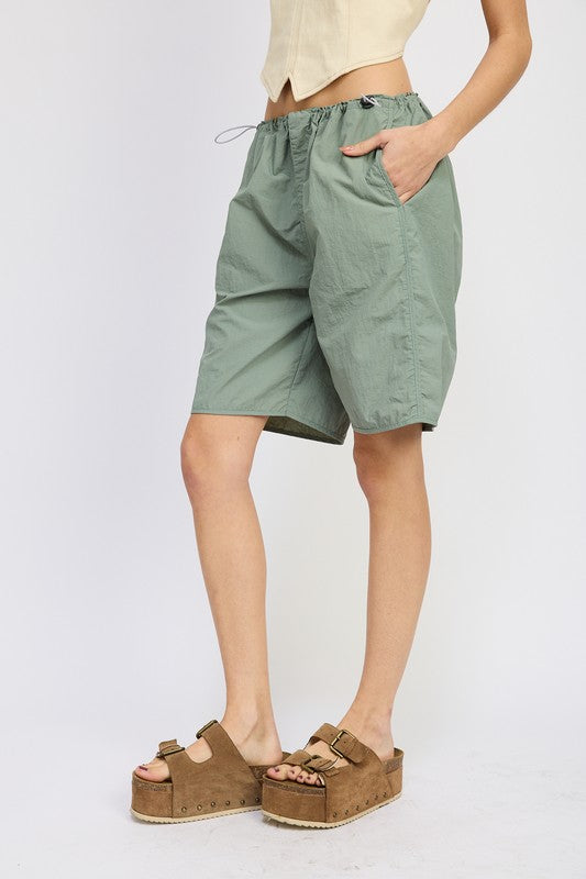 CONTRASTED BERMUDA SHORTS Emory Park