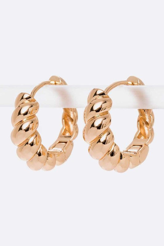 Scallop Textured Shiny Chunky Hoop Earrings LA Jewelry Plaza