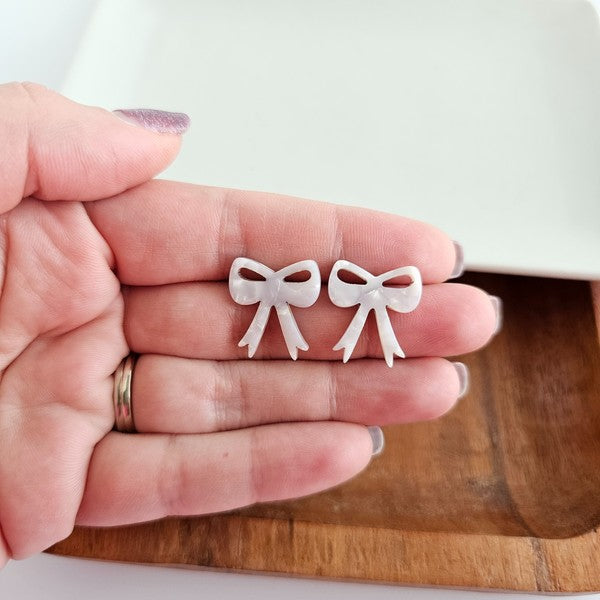 Bow Studs - White Spiffy & Splendid