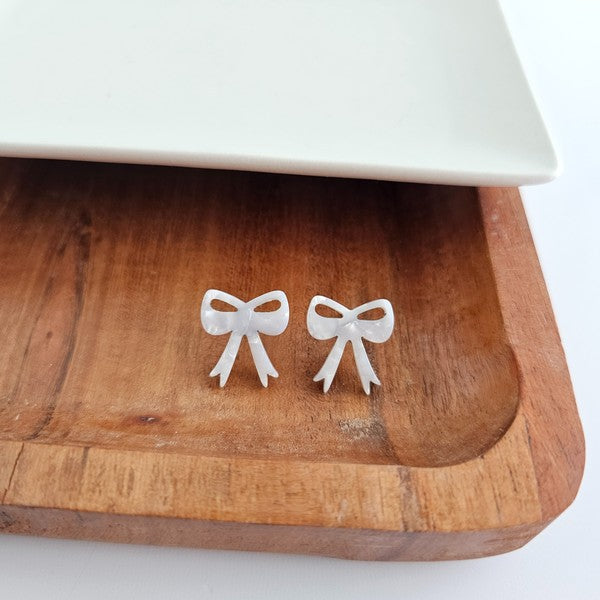 Bow Studs - White Spiffy & Splendid