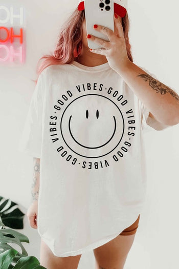 GOOD VIBES HAPPY SMILES OVERSIZED TEE ALPHIA