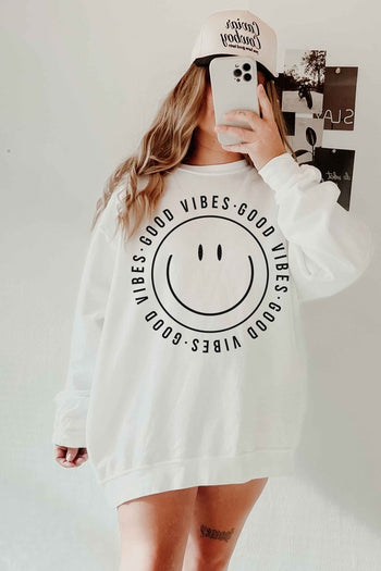 GOOD VIBES HAPPY SMILES OVERSIZED SWEATSHIRT ALPHIA