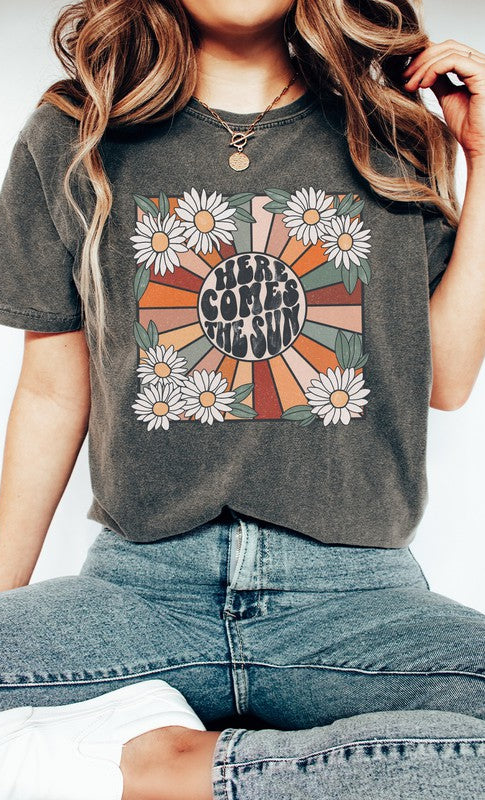 Here Comes The Sun Daisy Comfort Color Graphic Tee Kissed Apparel