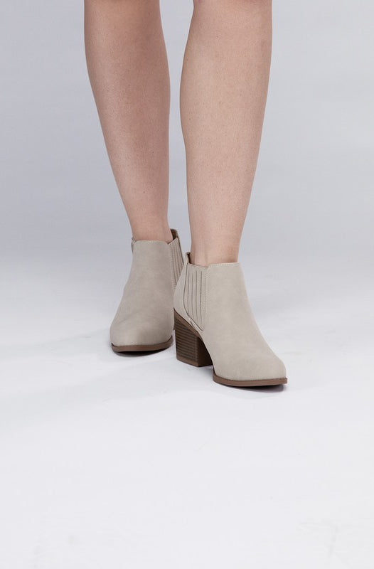 VROOM Ankle Booties Fortune Dynamic