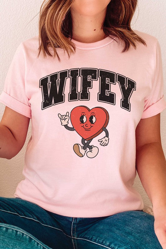 PLUS SIZE - WIFEY HEART Graphic T-Shirt BLUME AND CO.