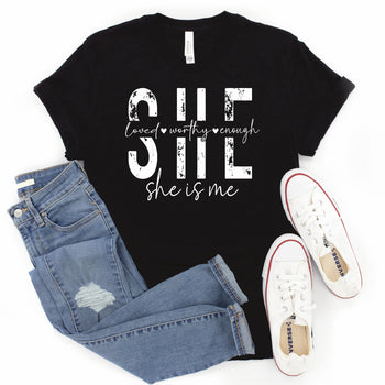 She is me GRAPHIC TEE Gabreila Wholesale