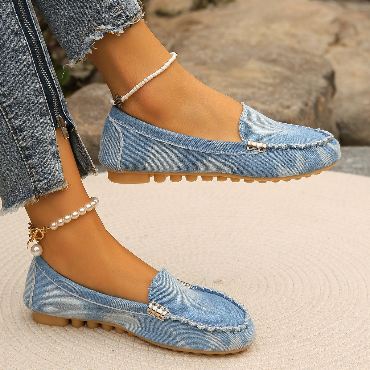 Round Toe Flat Loafers Trendsi