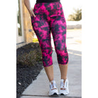 Ready to Ship | Pink and Black Tie Dye CAPRI with POCKETS  - Luxe Leggings by Julia Rose® JuliaRoseWholesale