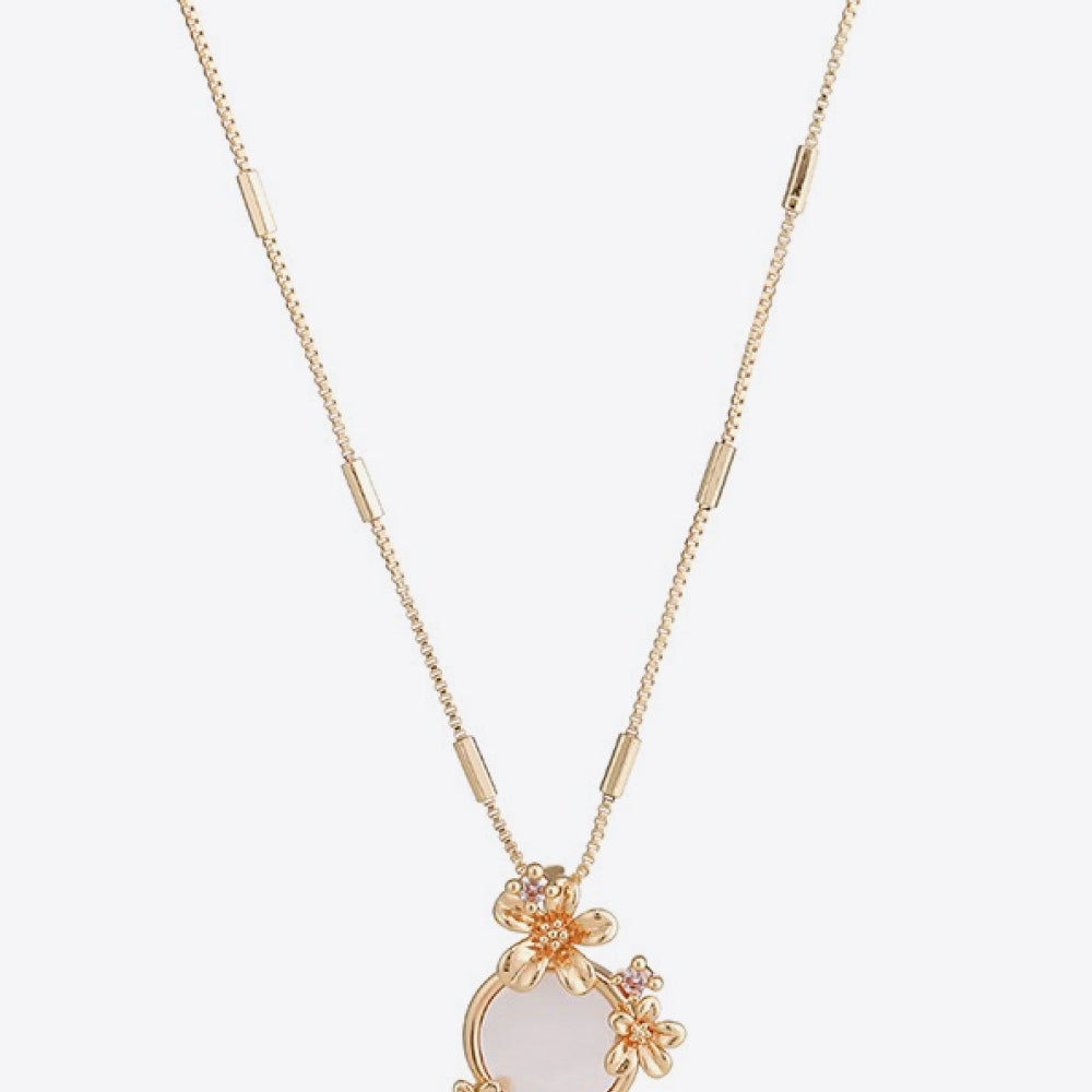 White Mother-Of-Pearl Flower Pendant Copper Necklace