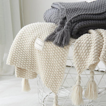 Knitted Throw Blanket With Tassels beddingbag.com