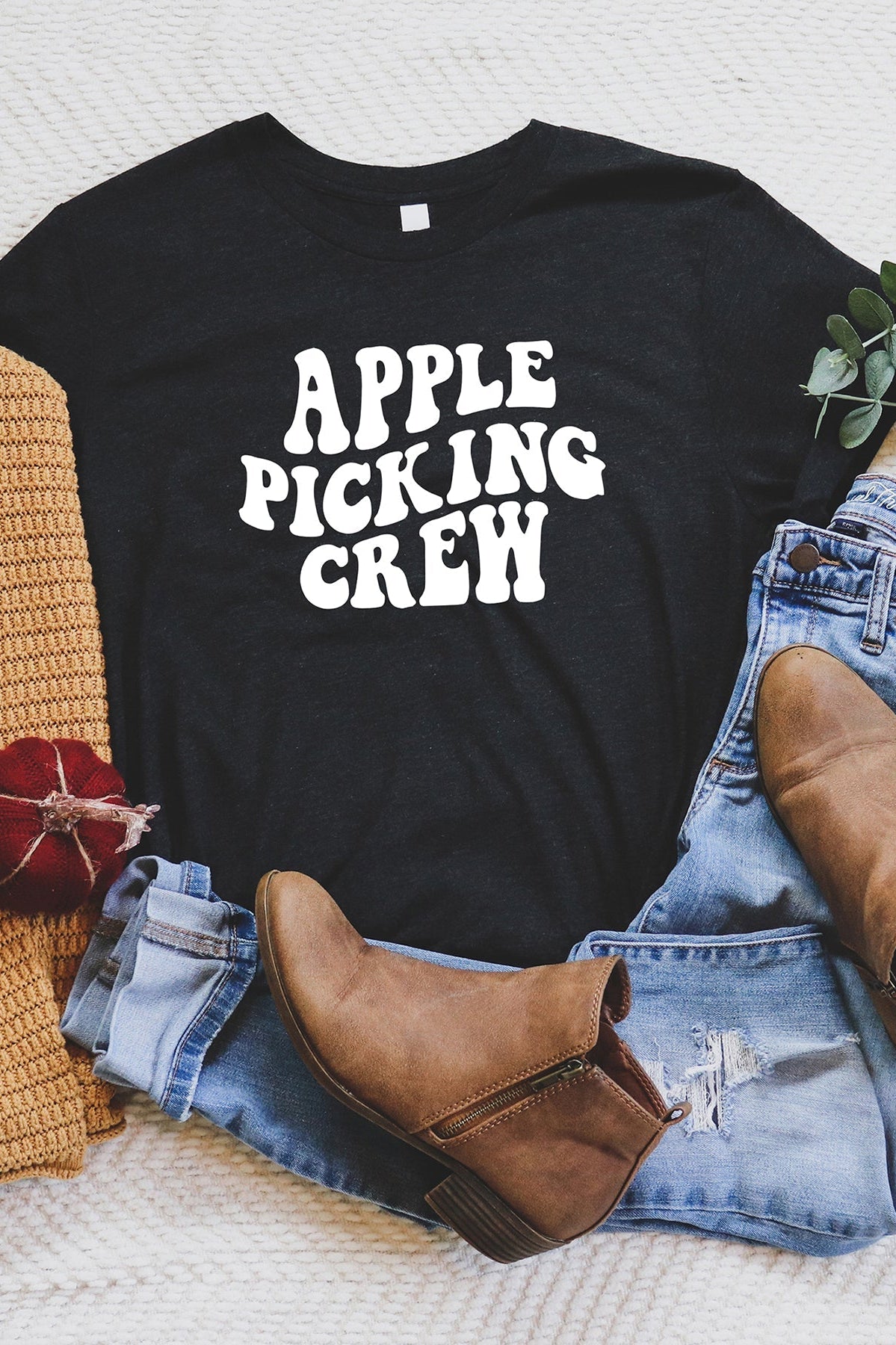 Apple Picking Crew Wavy | Short Sleeve Crew Neck Olive and Ivory Retail