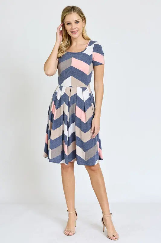 Chevron Pleated Midi Dress EG fashion