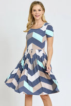 Chevron Pleated Midi Dress EG fashion