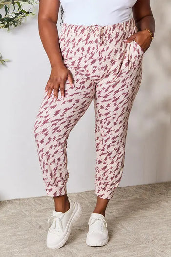 Heimish Full Size Printed Drawstring Pants Trendsi