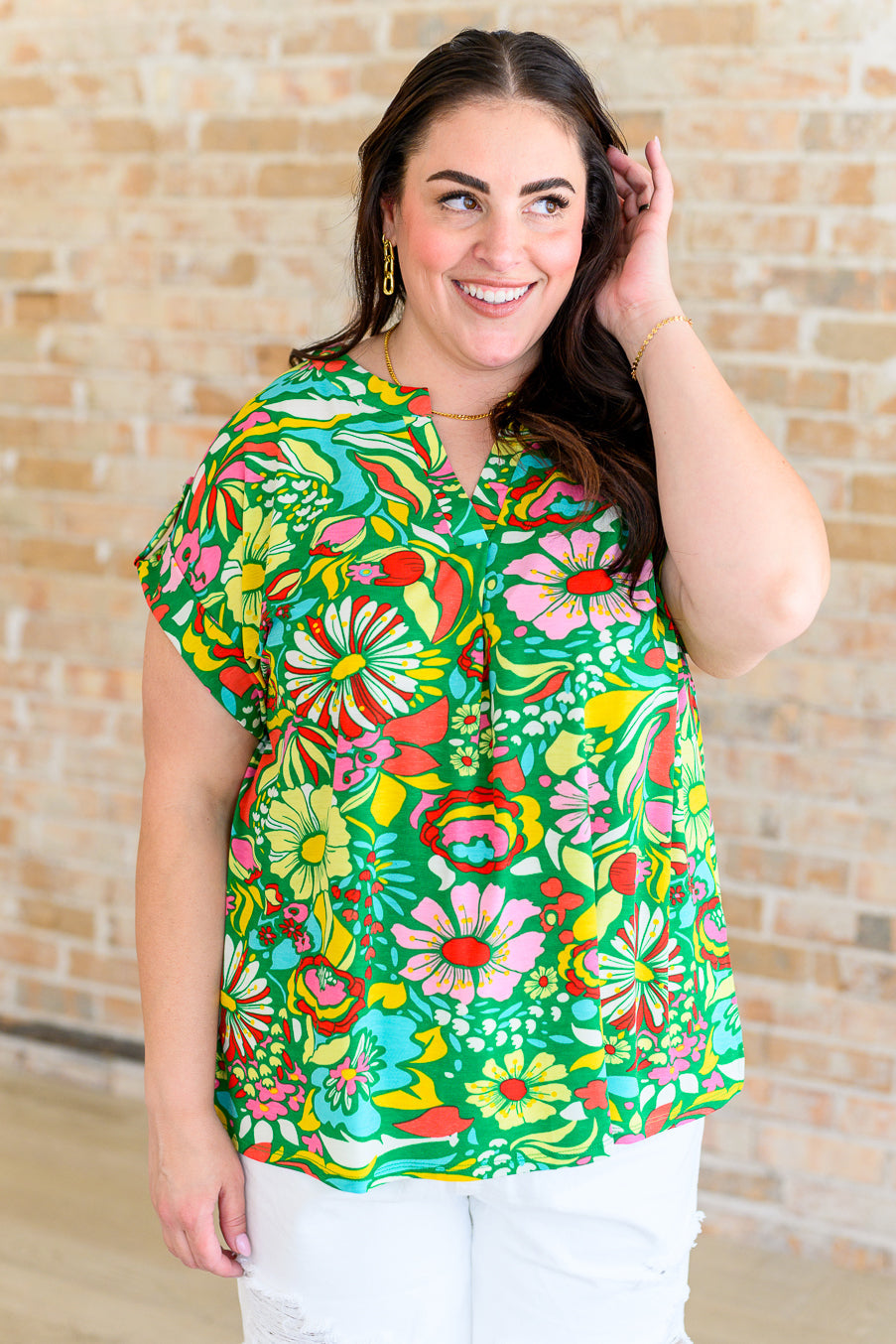 Lizzy Cap Sleeve Top in Retro Green Floral Ave Shops