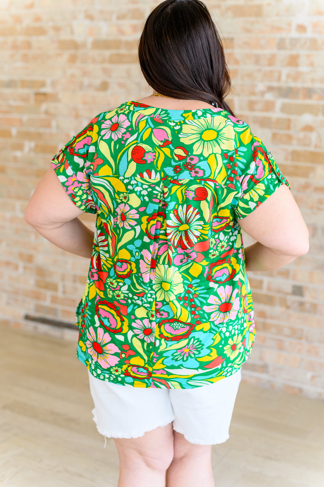 Lizzy Cap Sleeve Top in Retro Green Floral Ave Shops