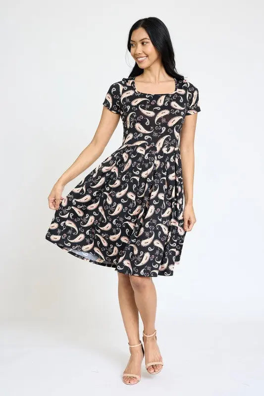 Paisley Short Sleeve Pleated Midi Dress EG fashion