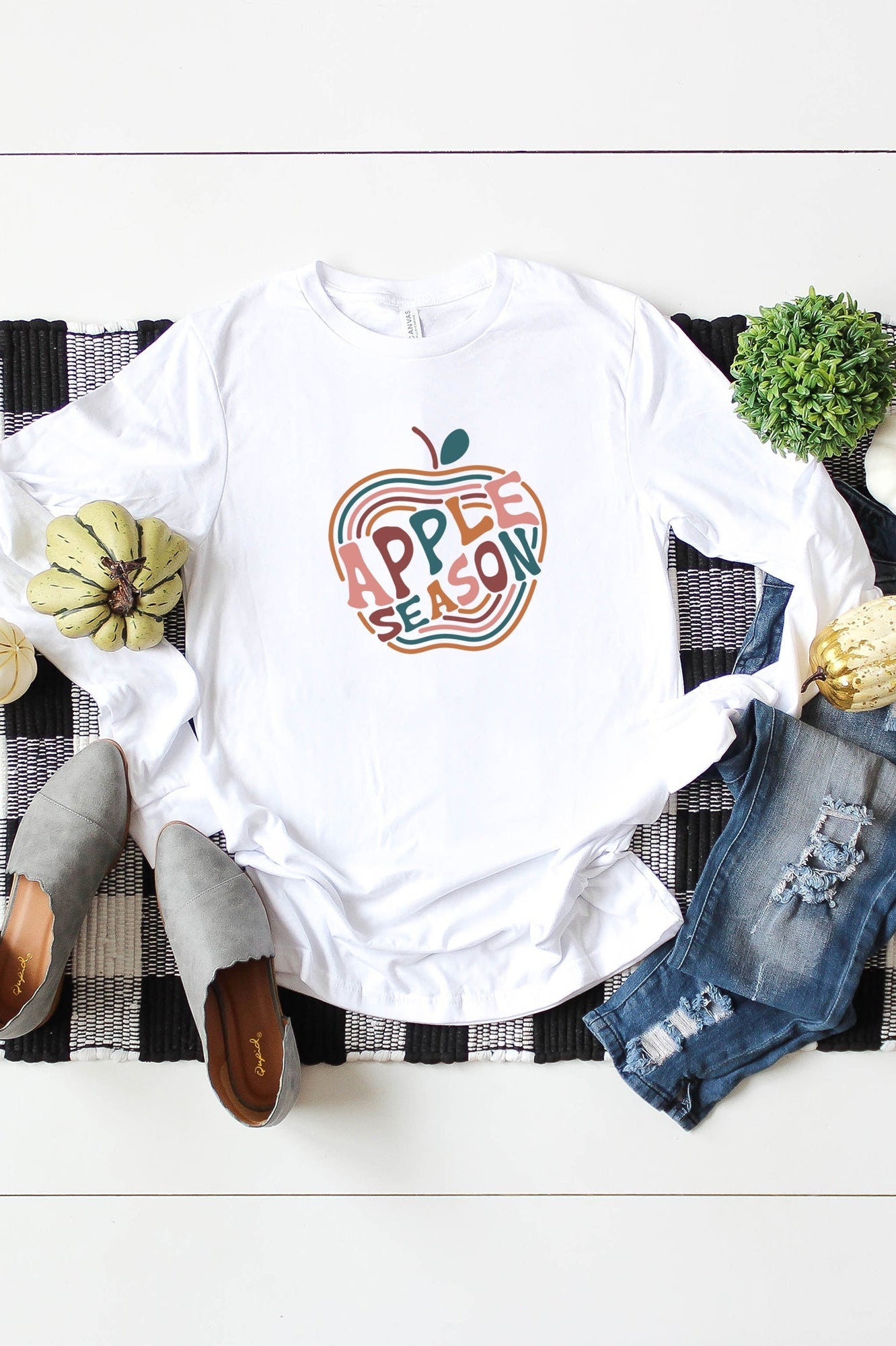 Apple Season Colorful | Long Sleeve Crew Neck Olive and Ivory Retail