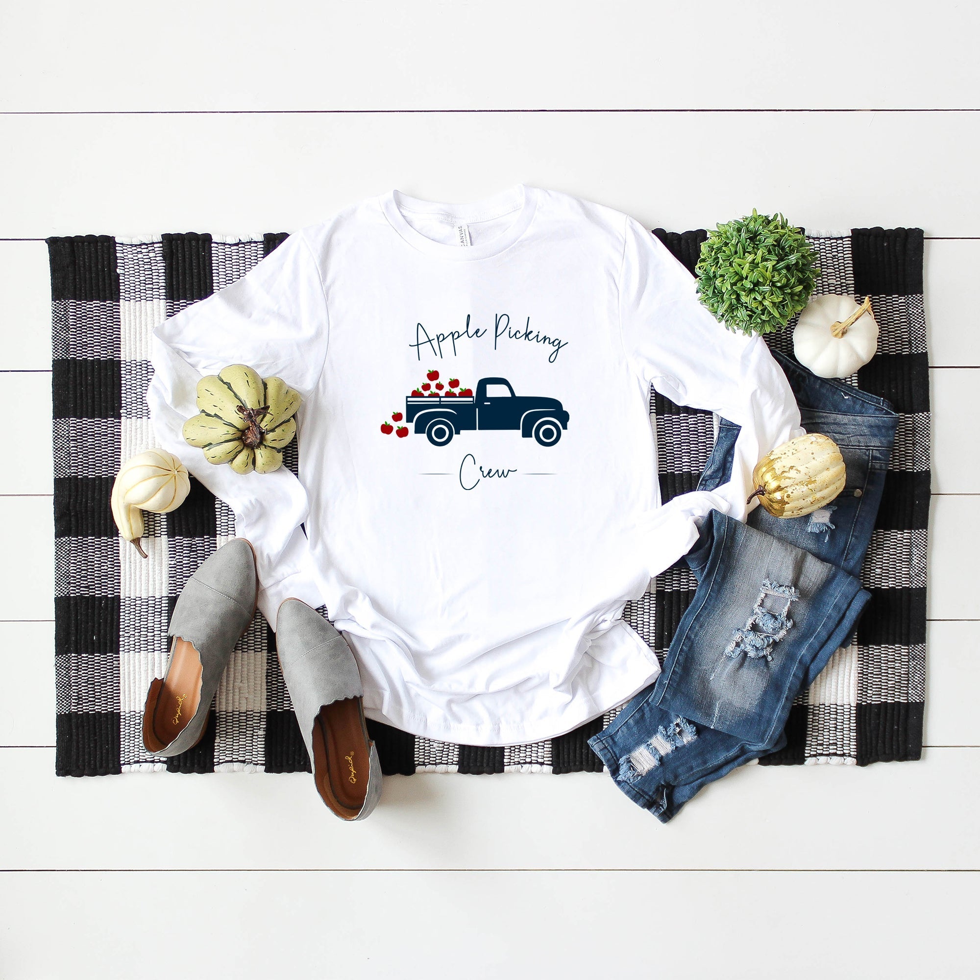 Apple Picking Crew Truck | Long Sleeve Crew Neck Olive and Ivory Retail