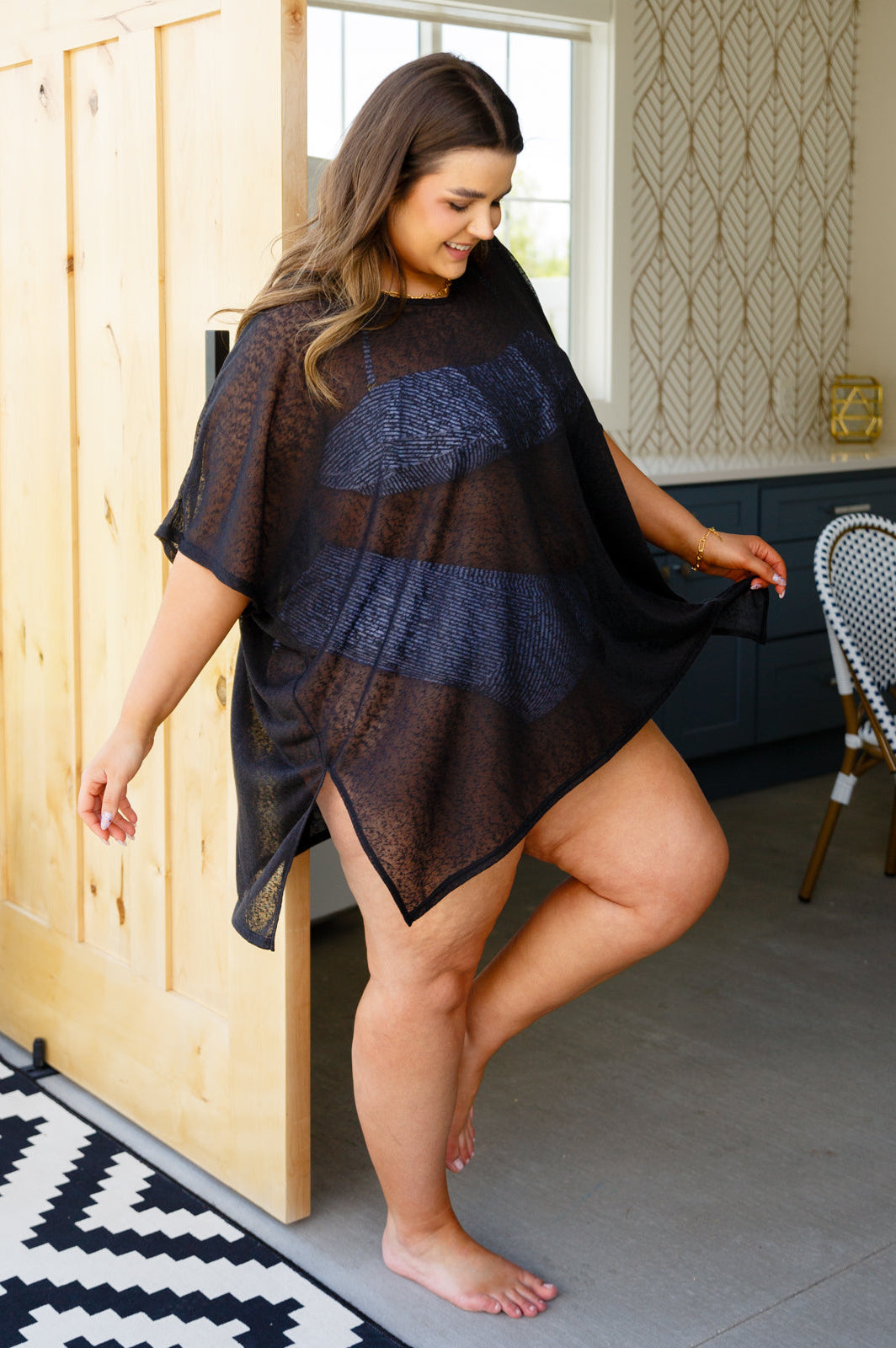 Warm Days, Cool Nights Top in Black Ave Shops