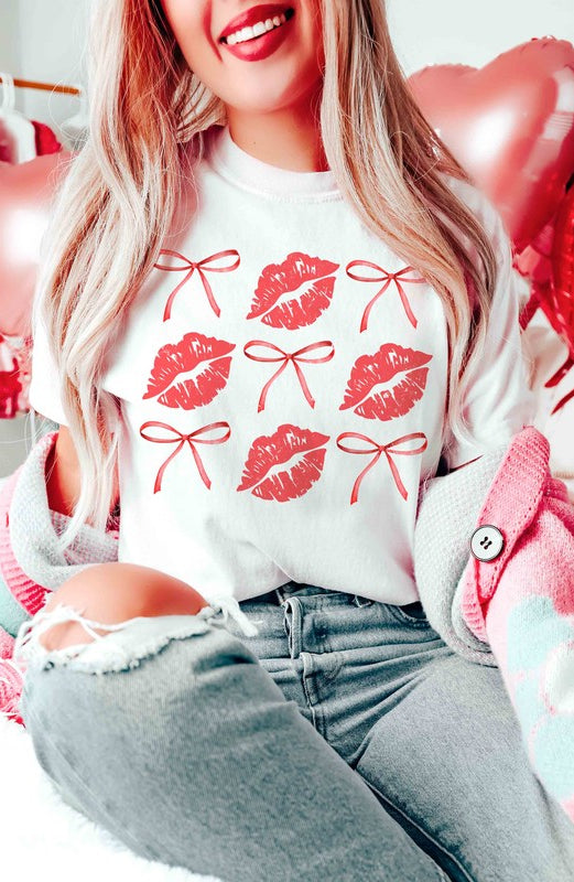 PLUS SIZE - BOWS AND KISSES Graphic T-Shirt BLUME AND CO.