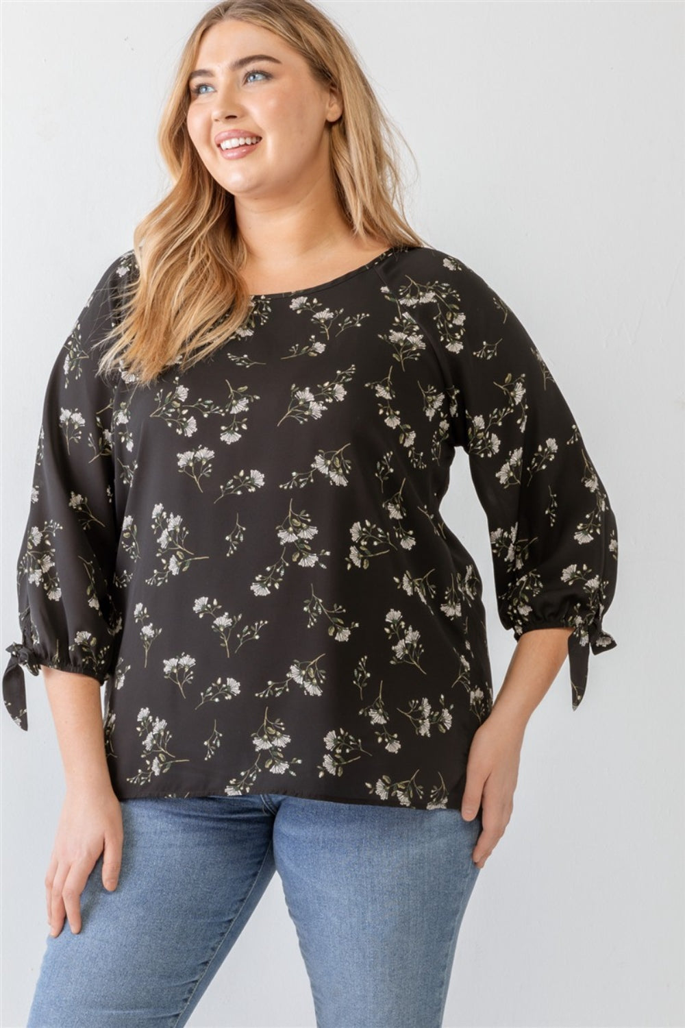 Zenobia Plus Size Floral Round Neck Blouse Zenobia