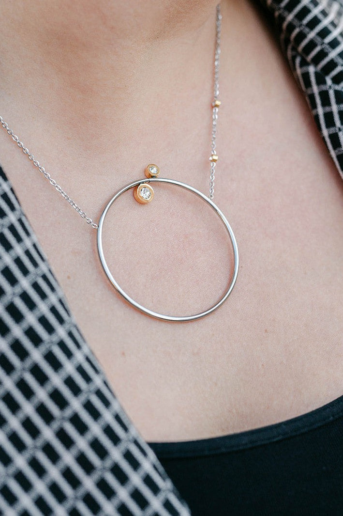 What Goes Around Circle Necklace - Silver AMD COLLECTIVE