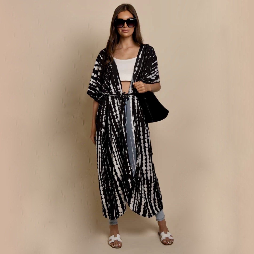 ClaudiaG B & W Kimono