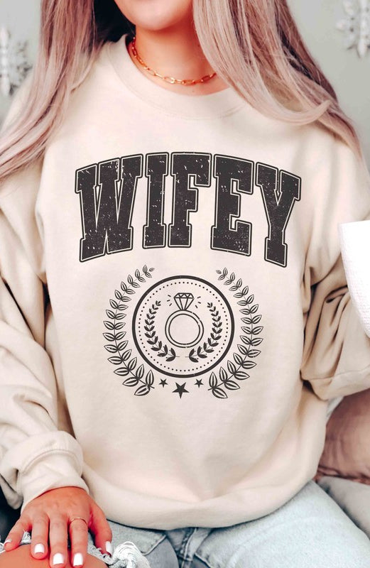 WIFEY WREATH Graphic Sweatshirt BLUME AND CO.